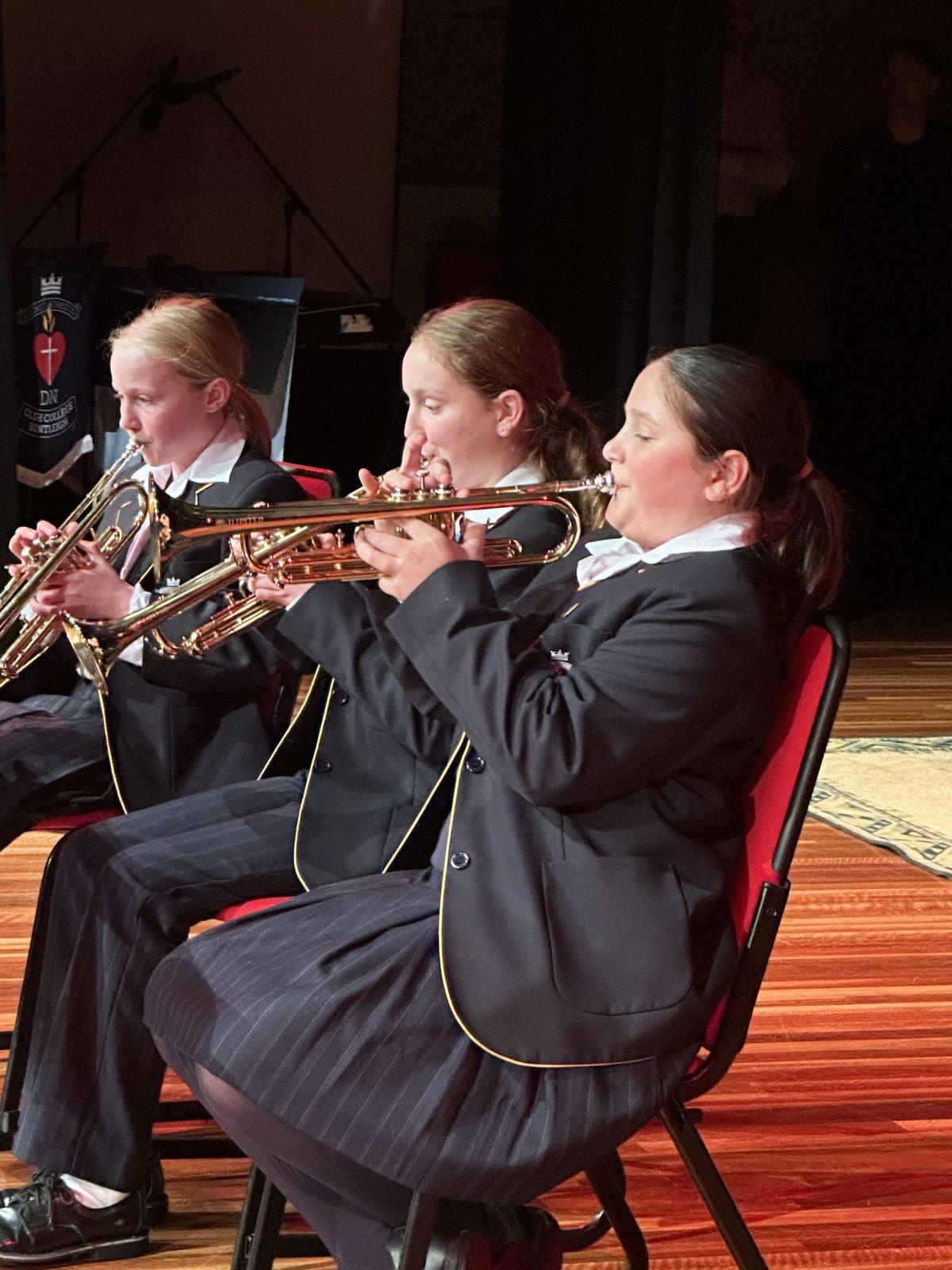 Vol. 54 No. 6 Performing Arts News