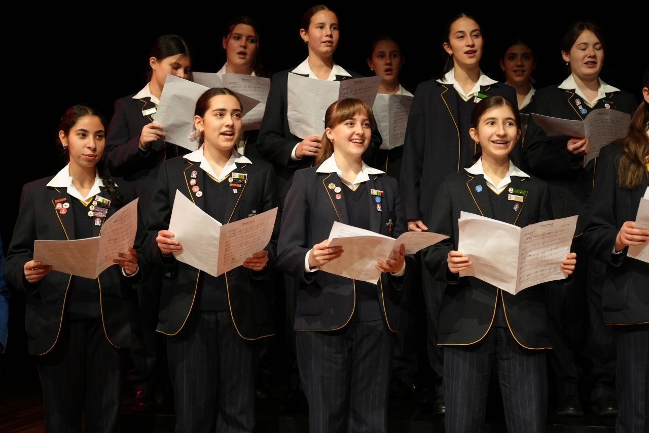 Vol. 54 No. 7 Performing Arts News